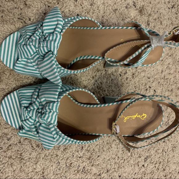 Qupid Cashmere Heeled Sandal - Picture 6 of 10